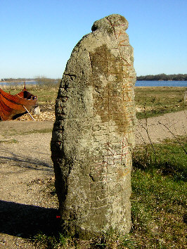 nachbildung runenstein 