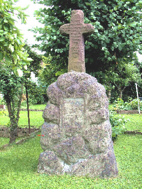 martin luther denkmal - steinkreuz