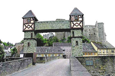 rekonstruktion torhaus lahnbruecke runkel