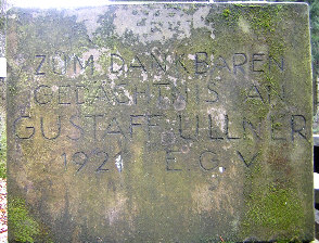 detail inschrift sockel