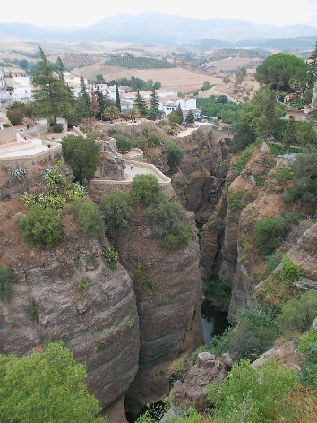 tajo-schlucht mit puente arabe