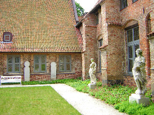 standort innenhof kloster heilig kreuz