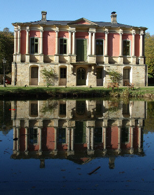 jagdschloss baum 