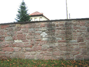 standort friedhofmauer ost innen